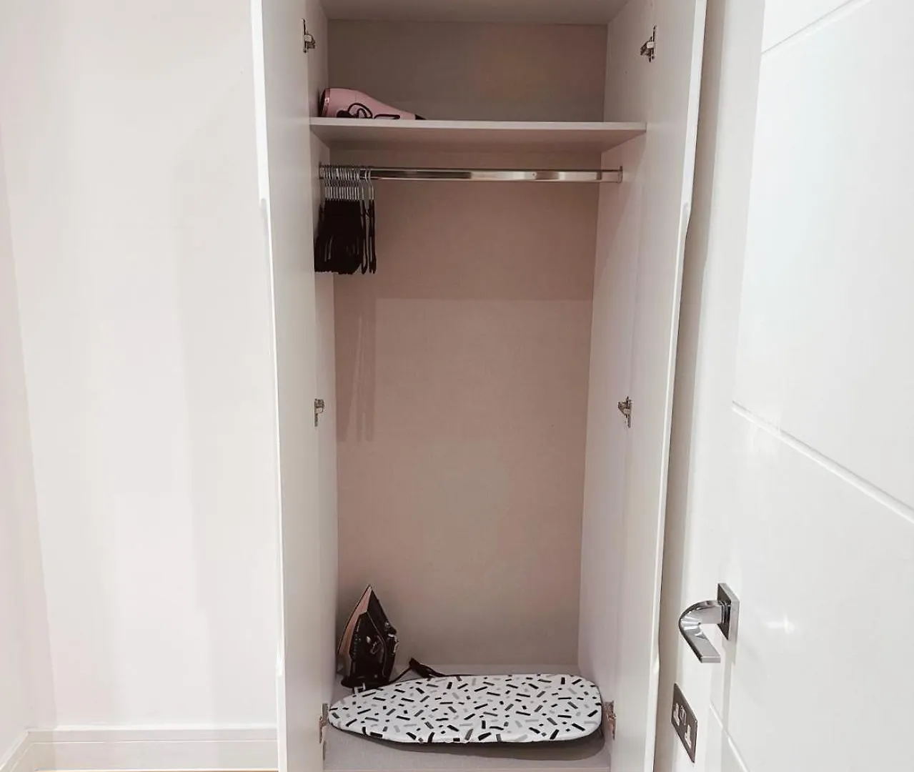 3 Bed 2 Bath Apartment Near Greenwich Park 6 Guests Maximum London