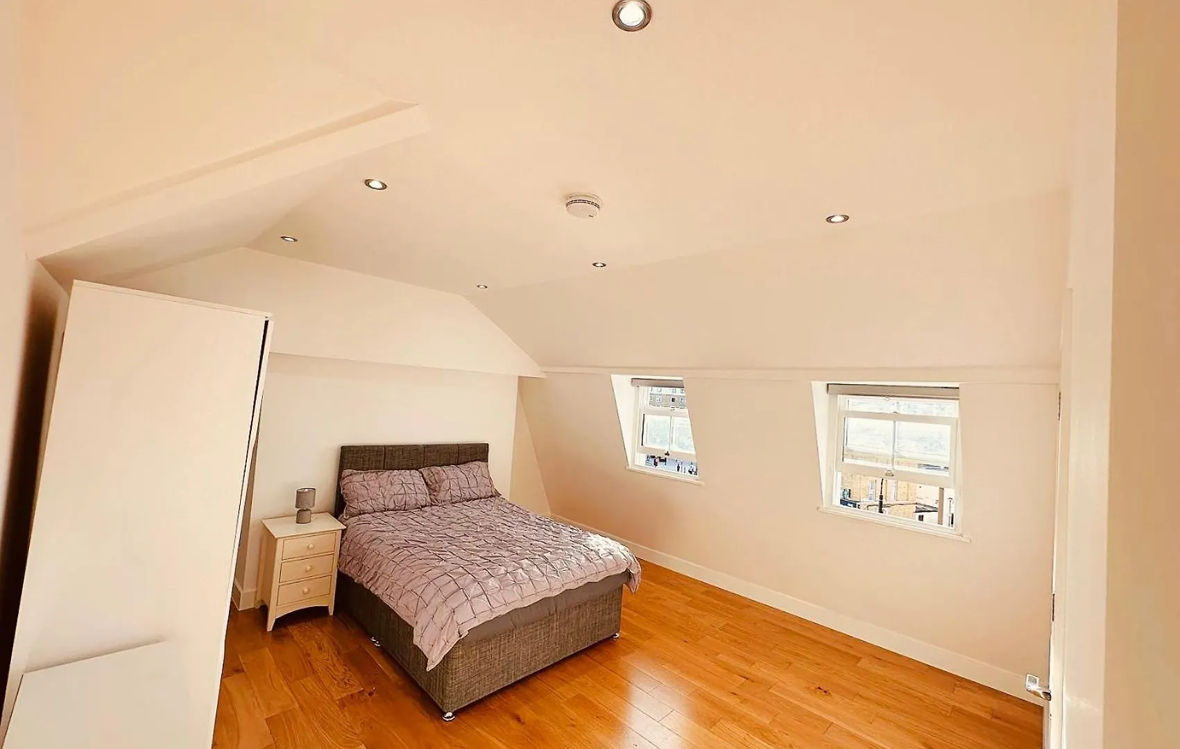 3 Bed 2 Bath Apartment Near Greenwich Park 6 Guests Maximum London